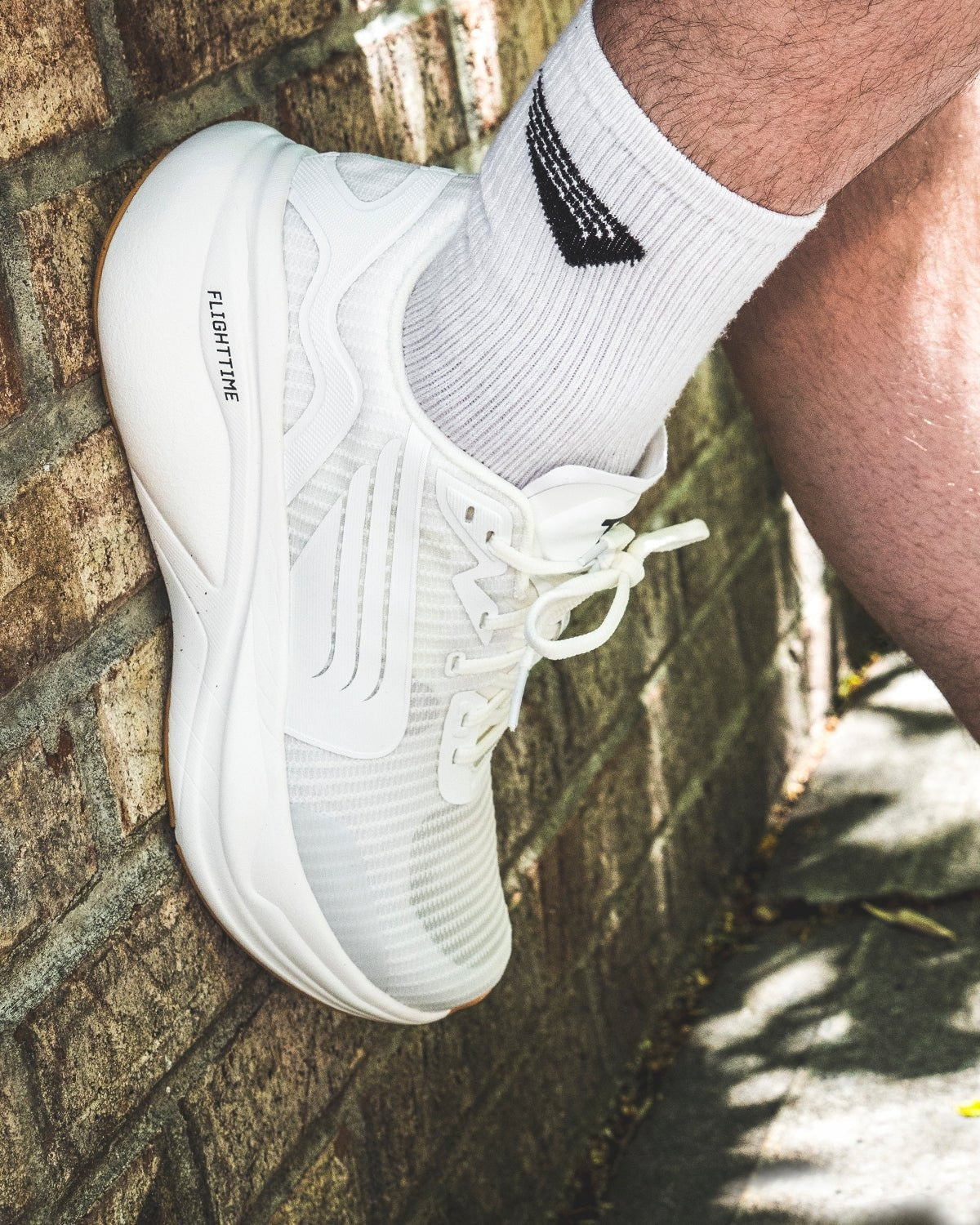 Men's Maverick-V1 Runner - White/Gum