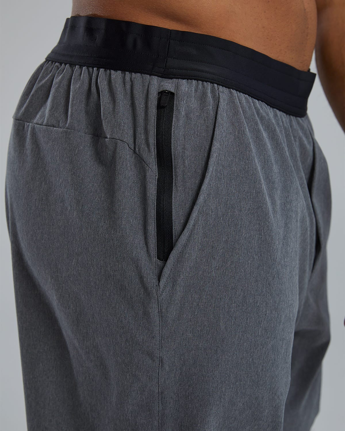 HydrosphereTM Men's Lined 7" Unbroken Big Logo Shorts - Solid