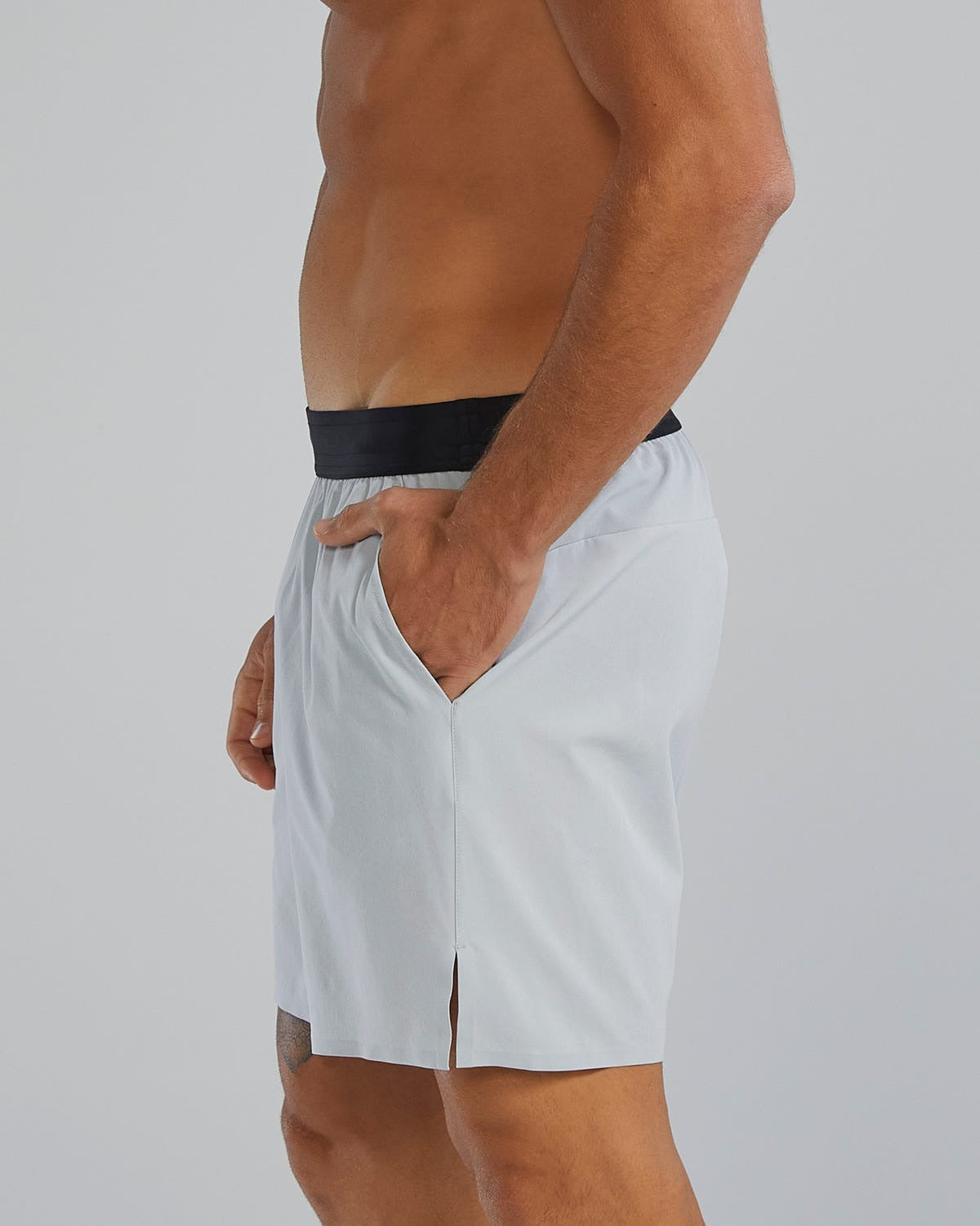 HydrosphereTM Men's Unlined 7" Unbroken Shorts - Solid