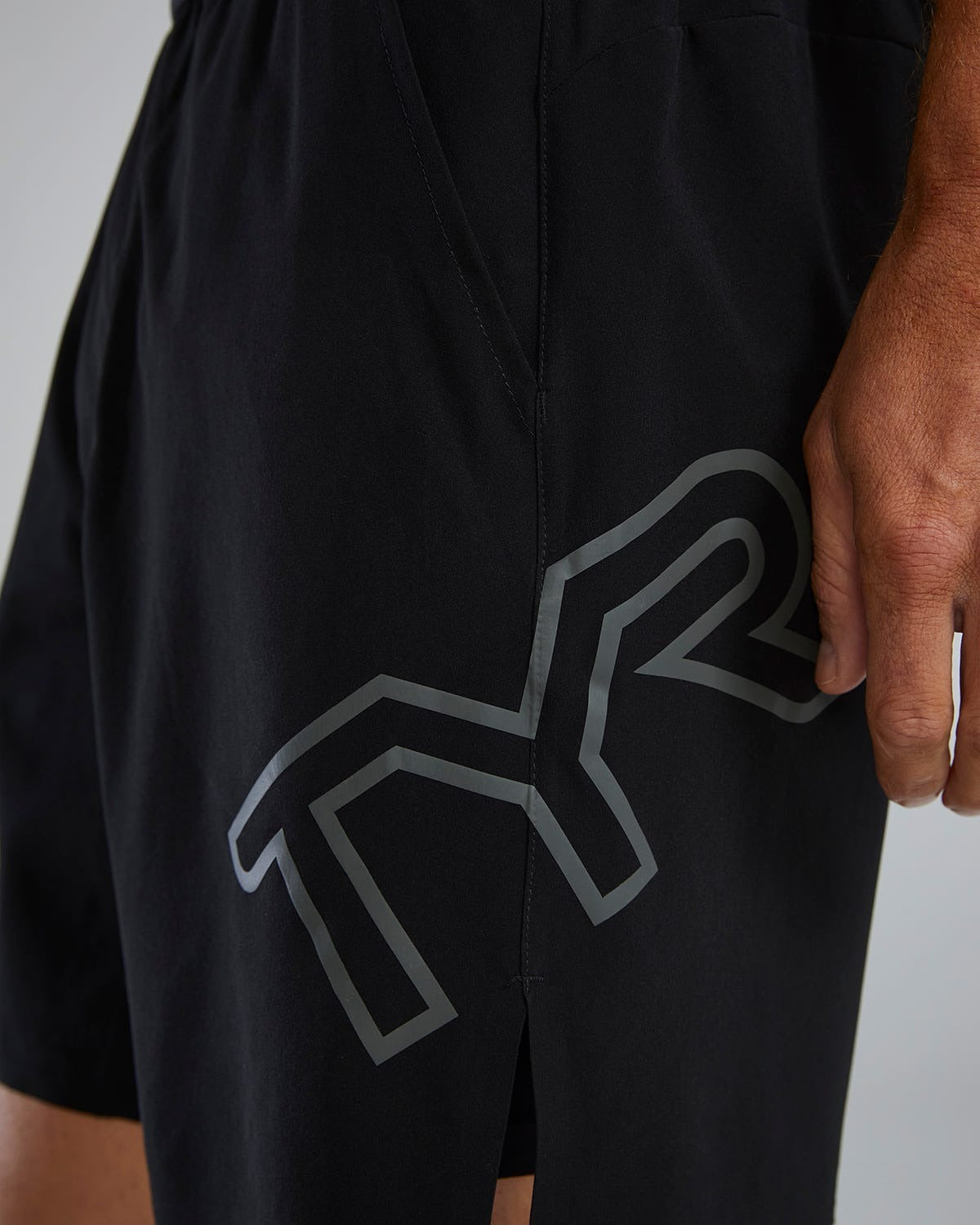 HydrosphereTM Men's Lined 7" Unbroken Big Logo Shorts - Solid