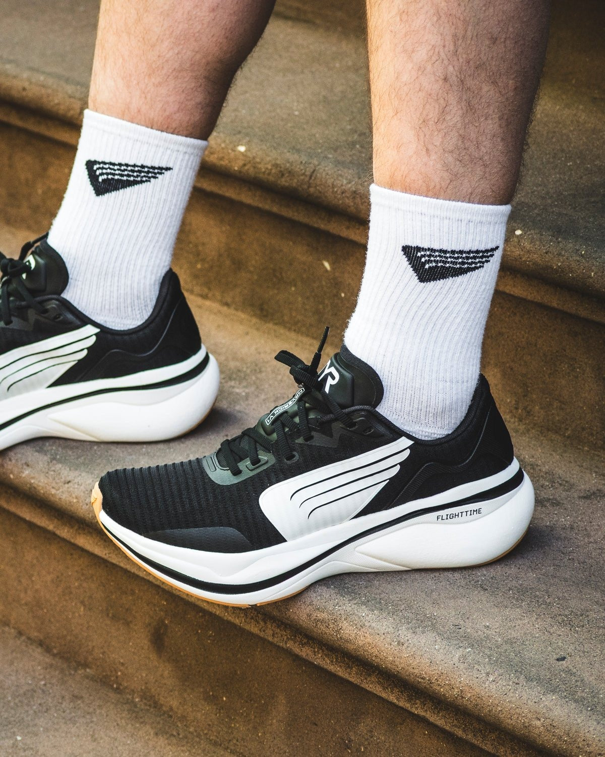Men's Maverick-V1 Runner - White/Black Gum