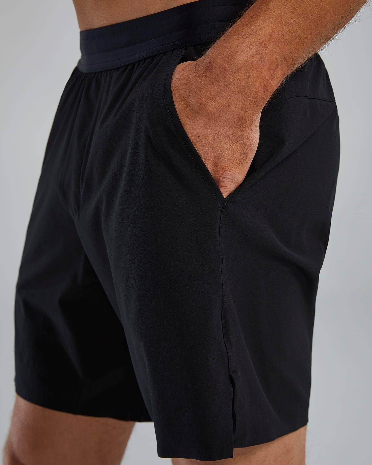 HydrosphereTM Men's Lined 7" Unbroken Shorts - Solid