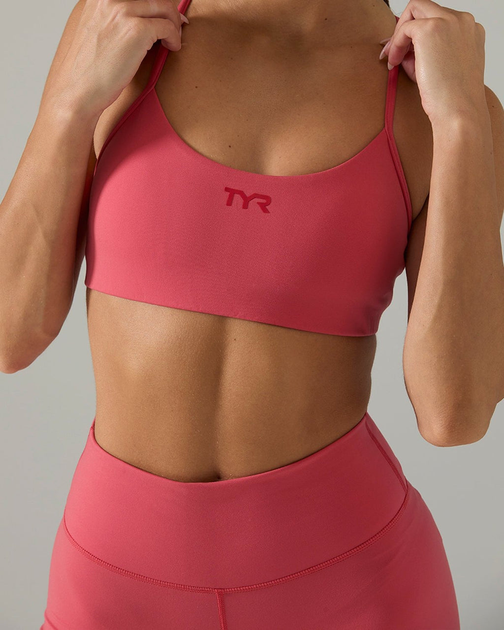 Joule EliteTM Women's Scoop Neck Sports Bra - Solid
