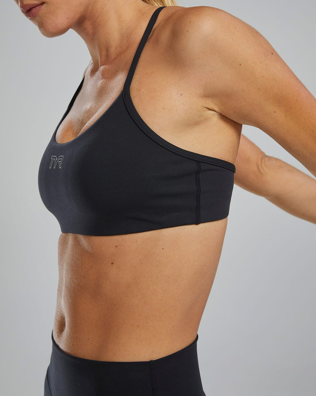 Joule EliteTM Women's Scoop Neck Sports Bra - Solid