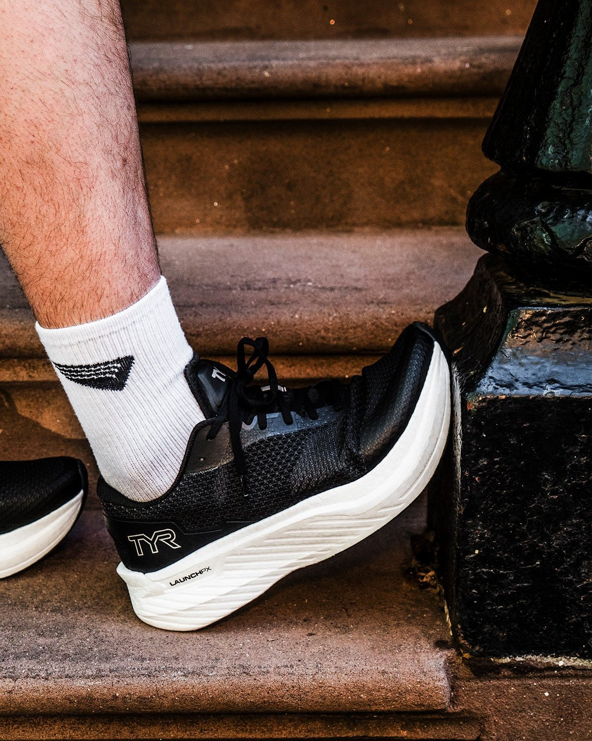Men's Valkyrie Speedworks Runner — Black