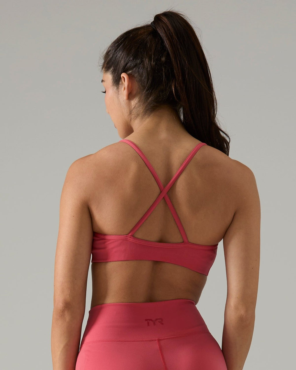 Joule EliteTM Women's Scoop Neck Sports Bra - Solid