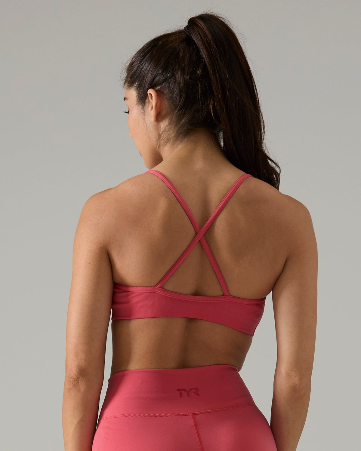 Joule EliteTM Women's Scoop Neck Sports Bra - Solid