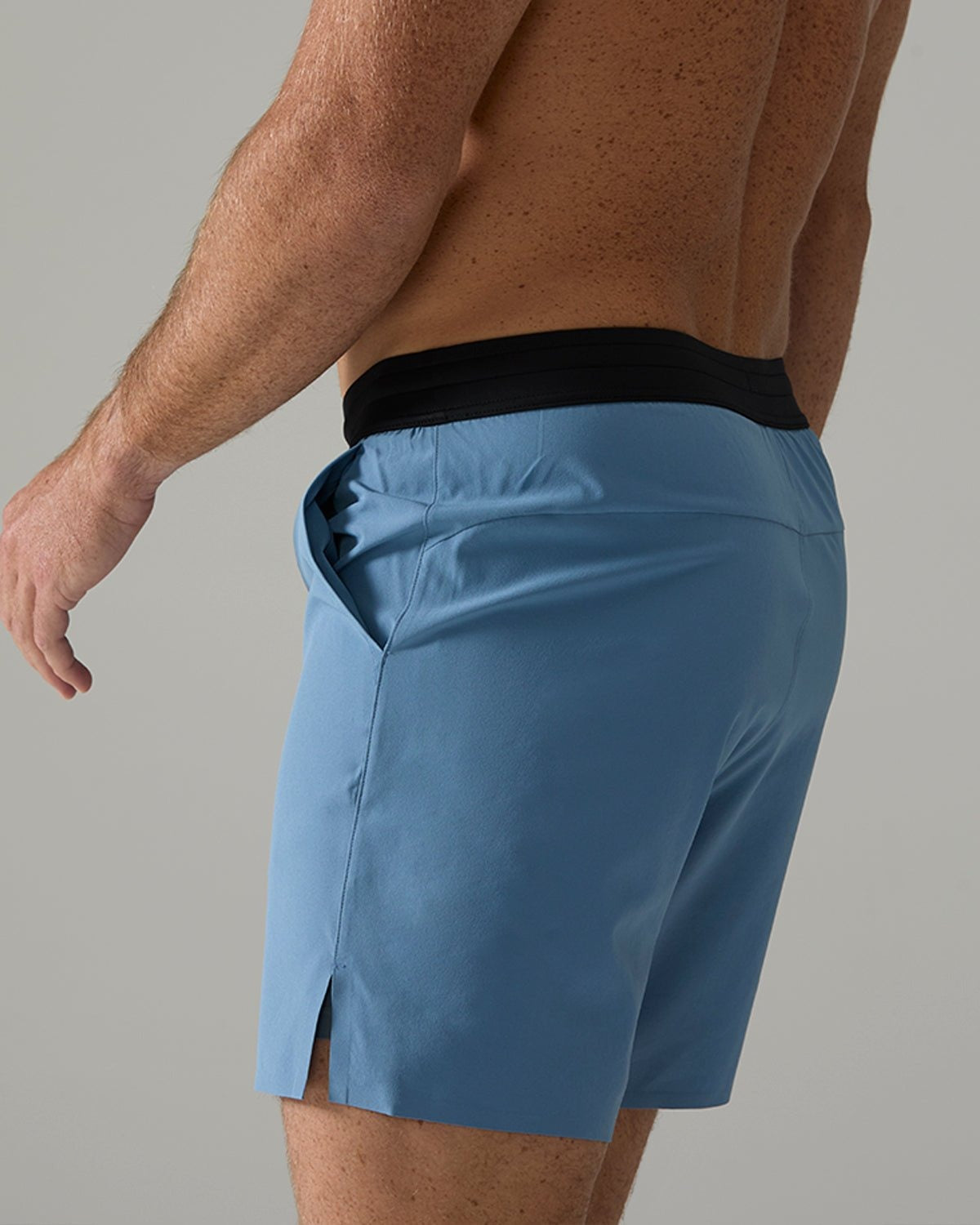 HydrosphereTM Men's Lined 7" Unbroken Shorts - Solid