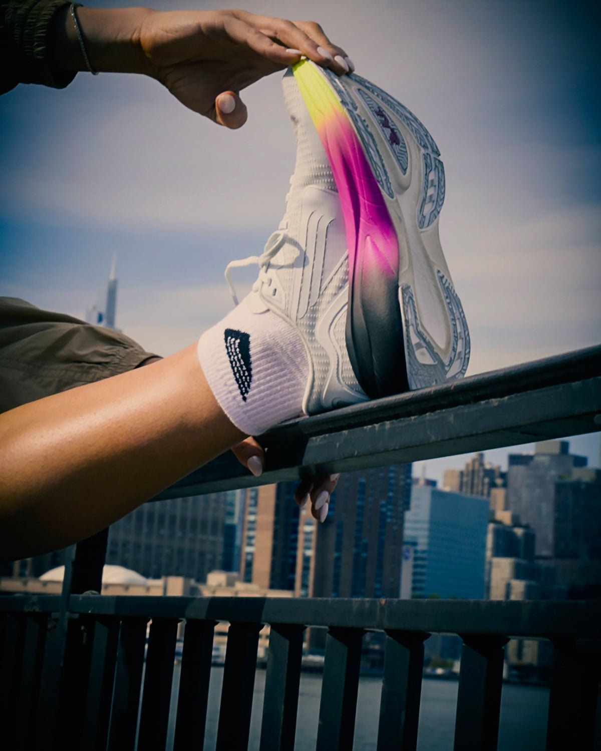 Women's Maverick-V1 Runner - Dragonfruit
