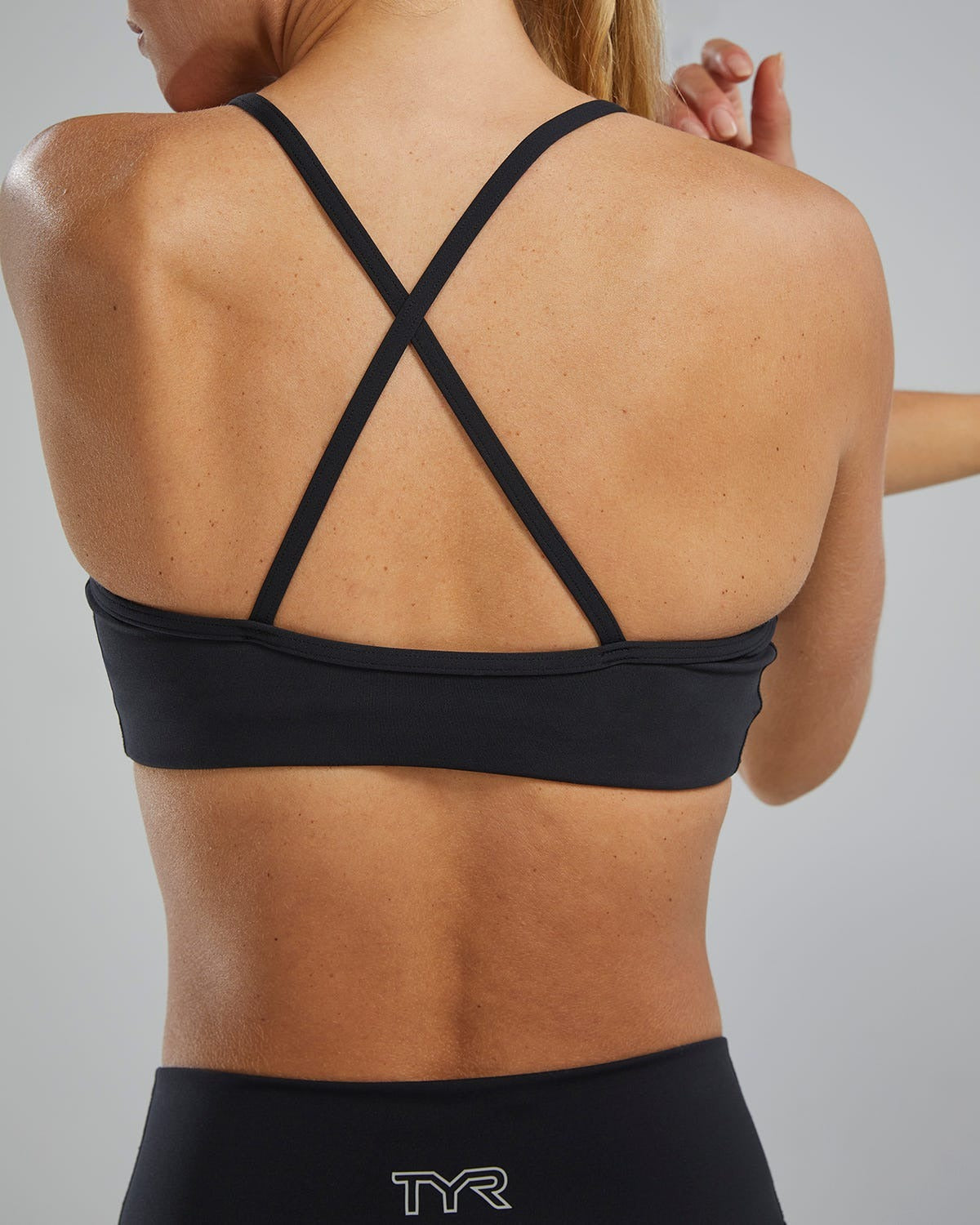 Joule EliteTM Women's Scoop Neck Sports Bra - Solid