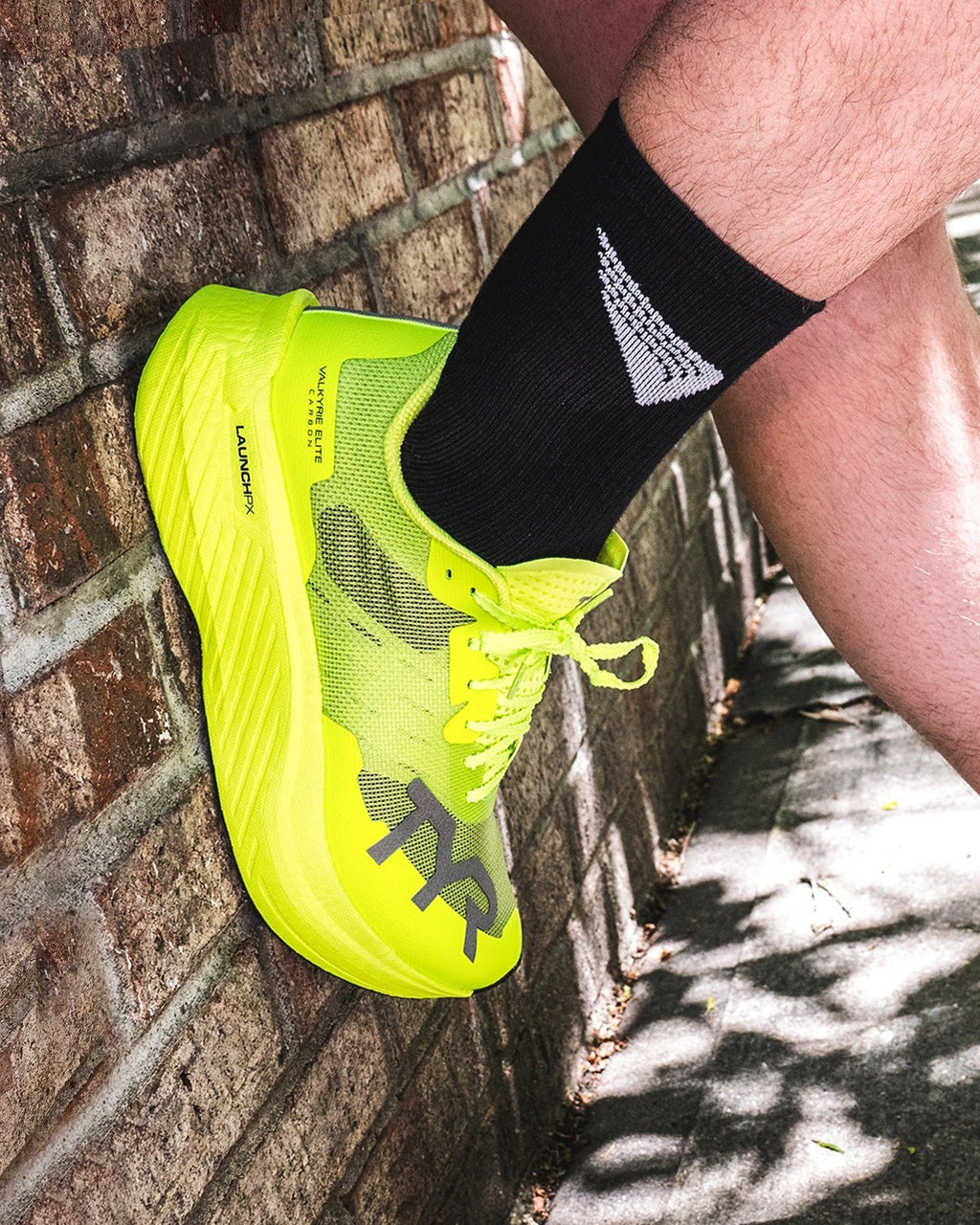 Women's Valkyrie Elite Carbon Runner