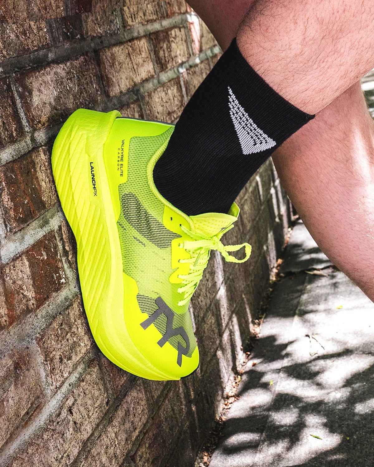 Women's Valkyrie Elite Carbon Runner