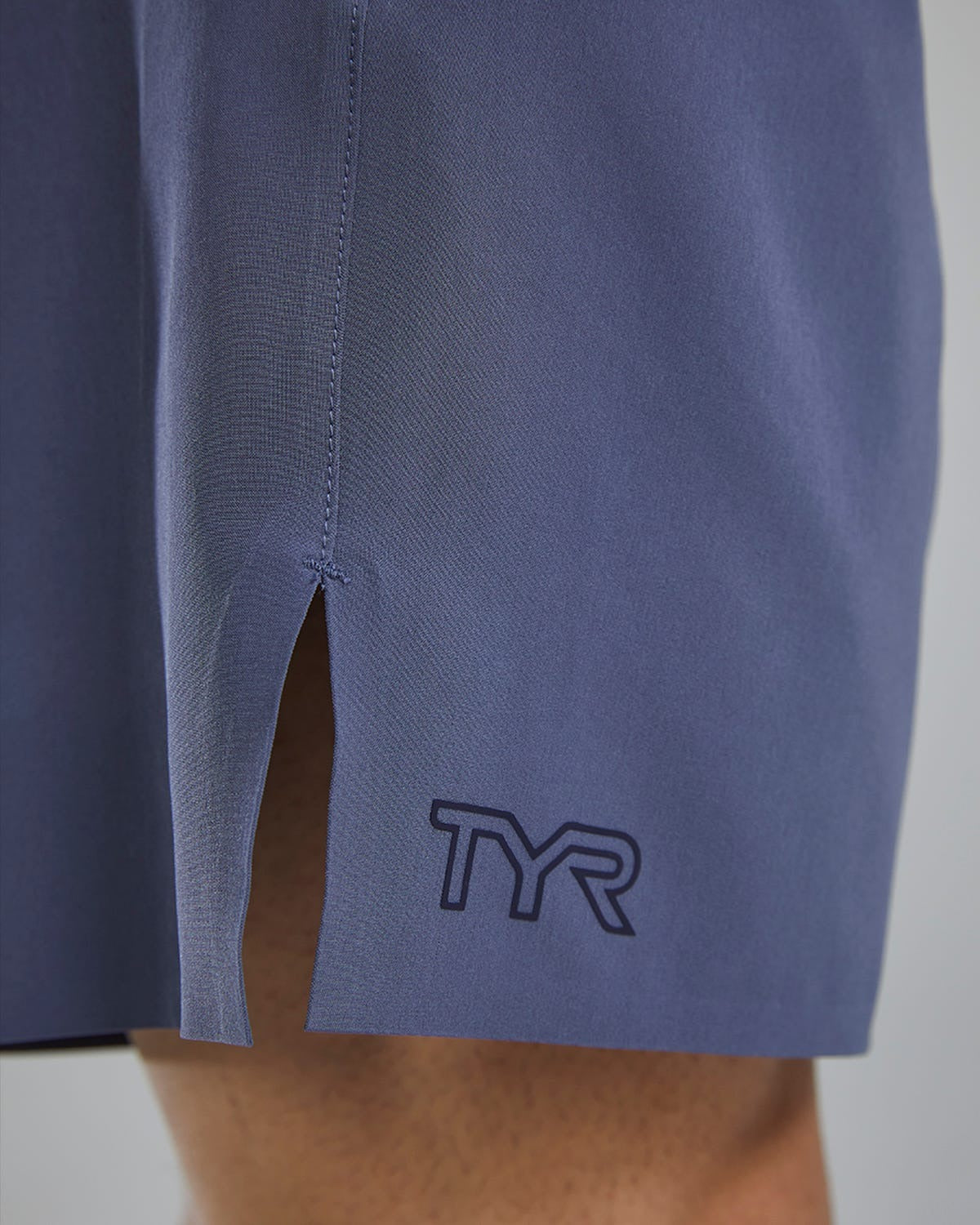 HydrosphereTM Men's Unlined 7" Unbroken Shorts - Solid