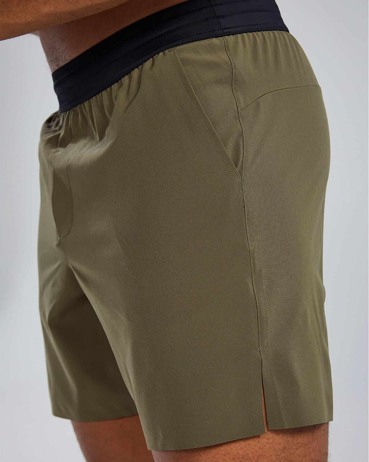 HydrosphereTM Men's Unlined 7" Unbroken Shorts - Solid