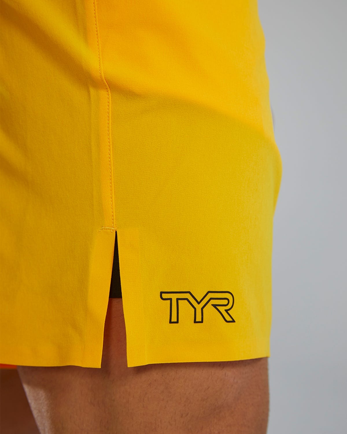 HydrosphereTM Men's Lined 7" Unbroken Shorts - Solid