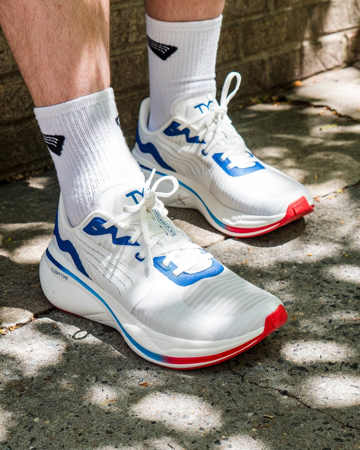 Men's Maverick-V1 Runner - Rocket
